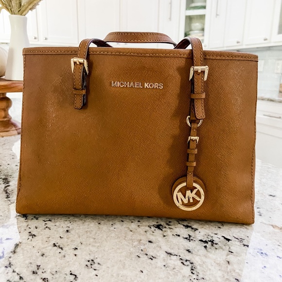 Michael Kors Handbags - Michael Kors hand bag